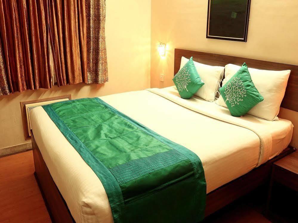 Oyo 2871 Hotel Ratnakar Inn Kalkutta Kültér fotó