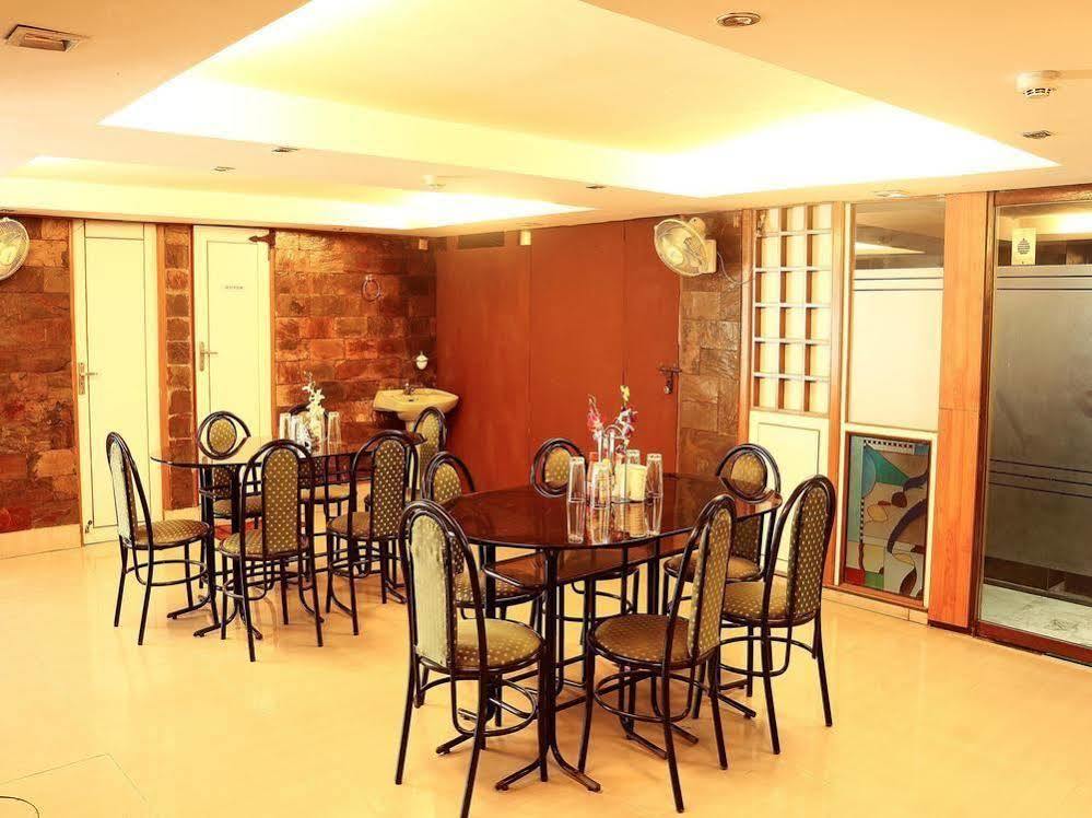 Oyo 2871 Hotel Ratnakar Inn Kalkutta Kültér fotó